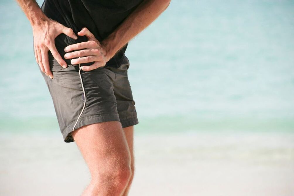 pain when walking in the hip area - a symptom of hip arthritis