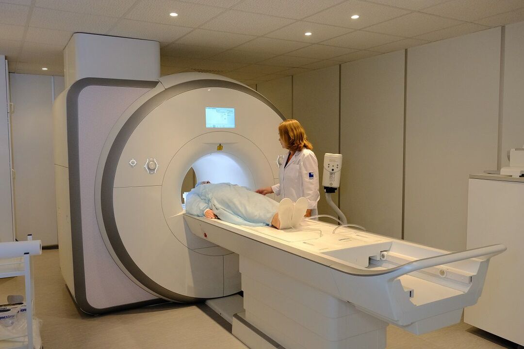CT scan to diagnose osteochondrosis
