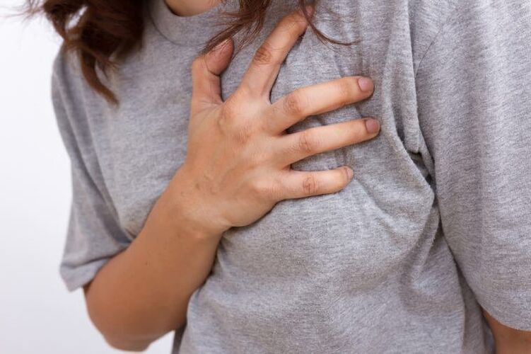 Heart attack is the cause of pain in the shoulder blade